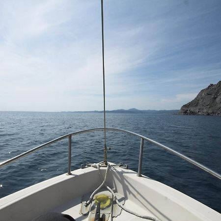 Hostal Juventus Portbou Ngoại thất bức ảnh