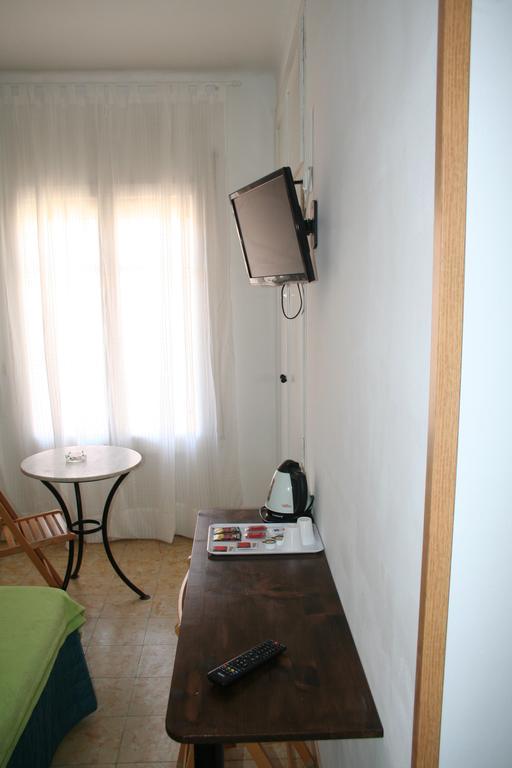 Hostal Juventus Portbou Ngoại thất bức ảnh