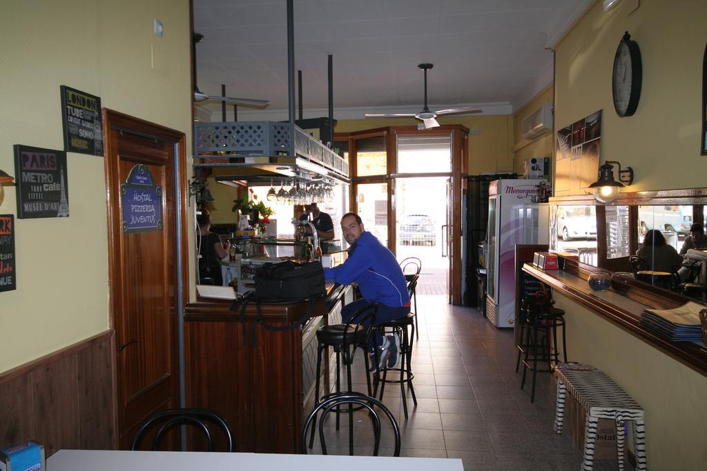Hostal Juventus Portbou Ngoại thất bức ảnh