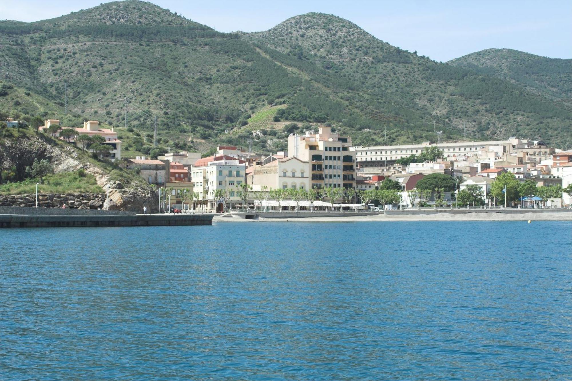 Hostal Juventus Portbou Ngoại thất bức ảnh