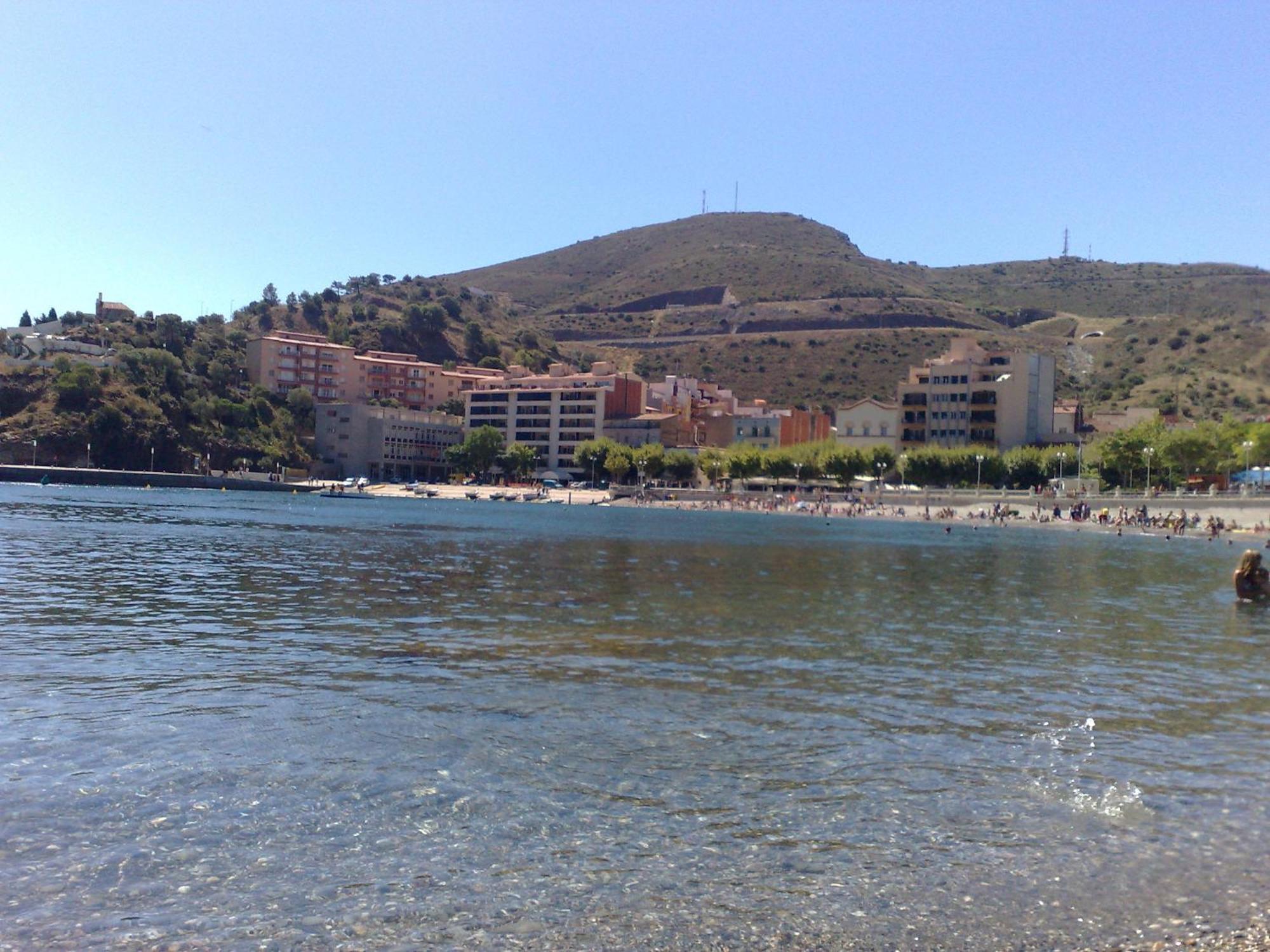 Hostal Juventus Portbou Ngoại thất bức ảnh
