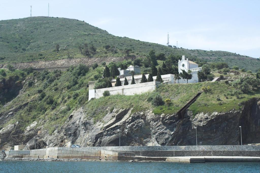 Hostal Juventus Portbou Ngoại thất bức ảnh