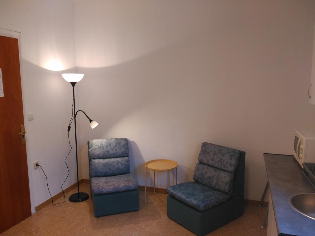 Hostal Juventus Portbou Ngoại thất bức ảnh