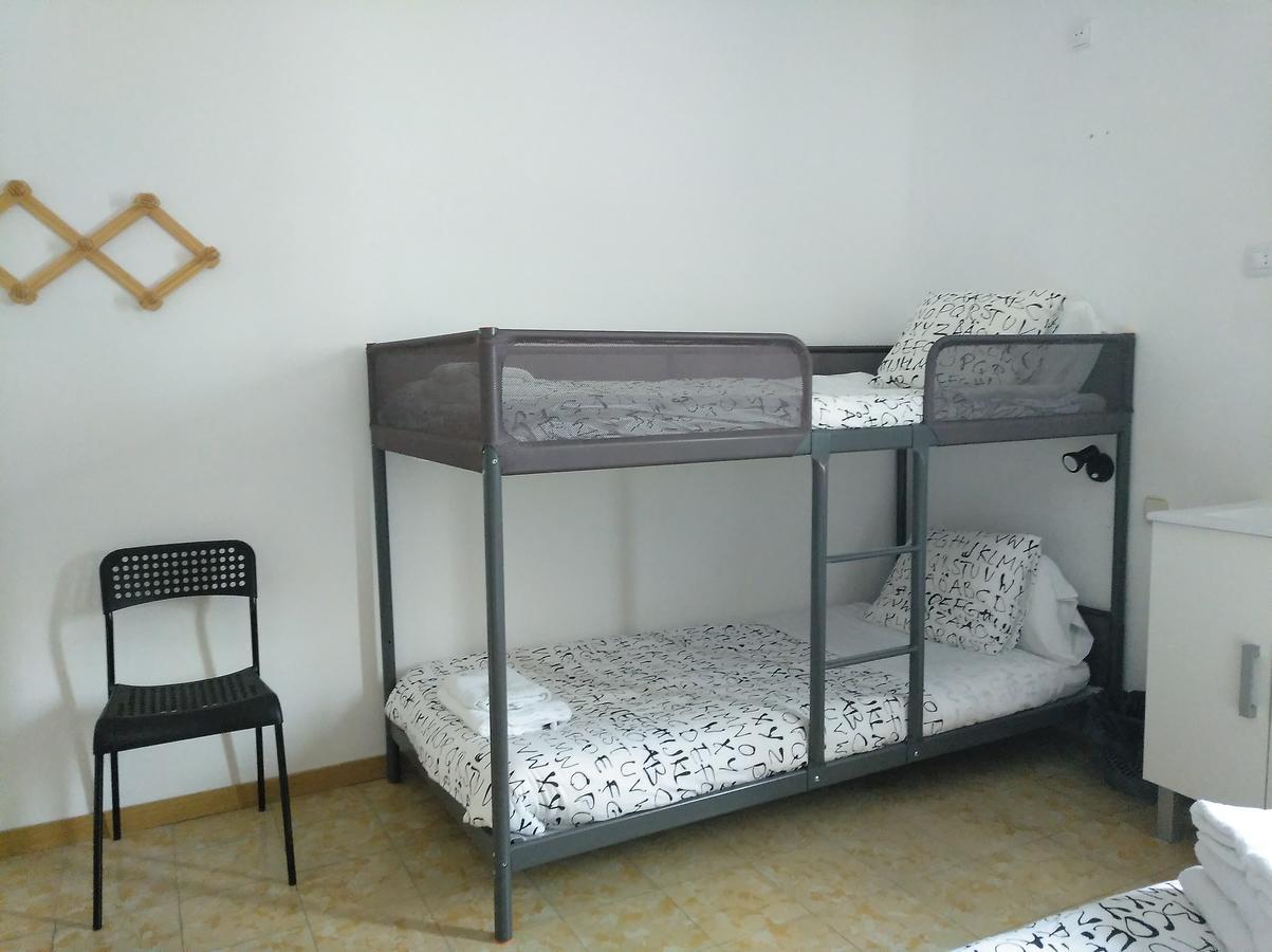 Hostal Juventus Portbou Ngoại thất bức ảnh