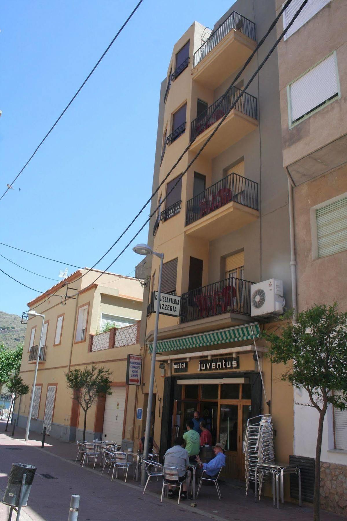 Hostal Juventus Portbou Ngoại thất bức ảnh