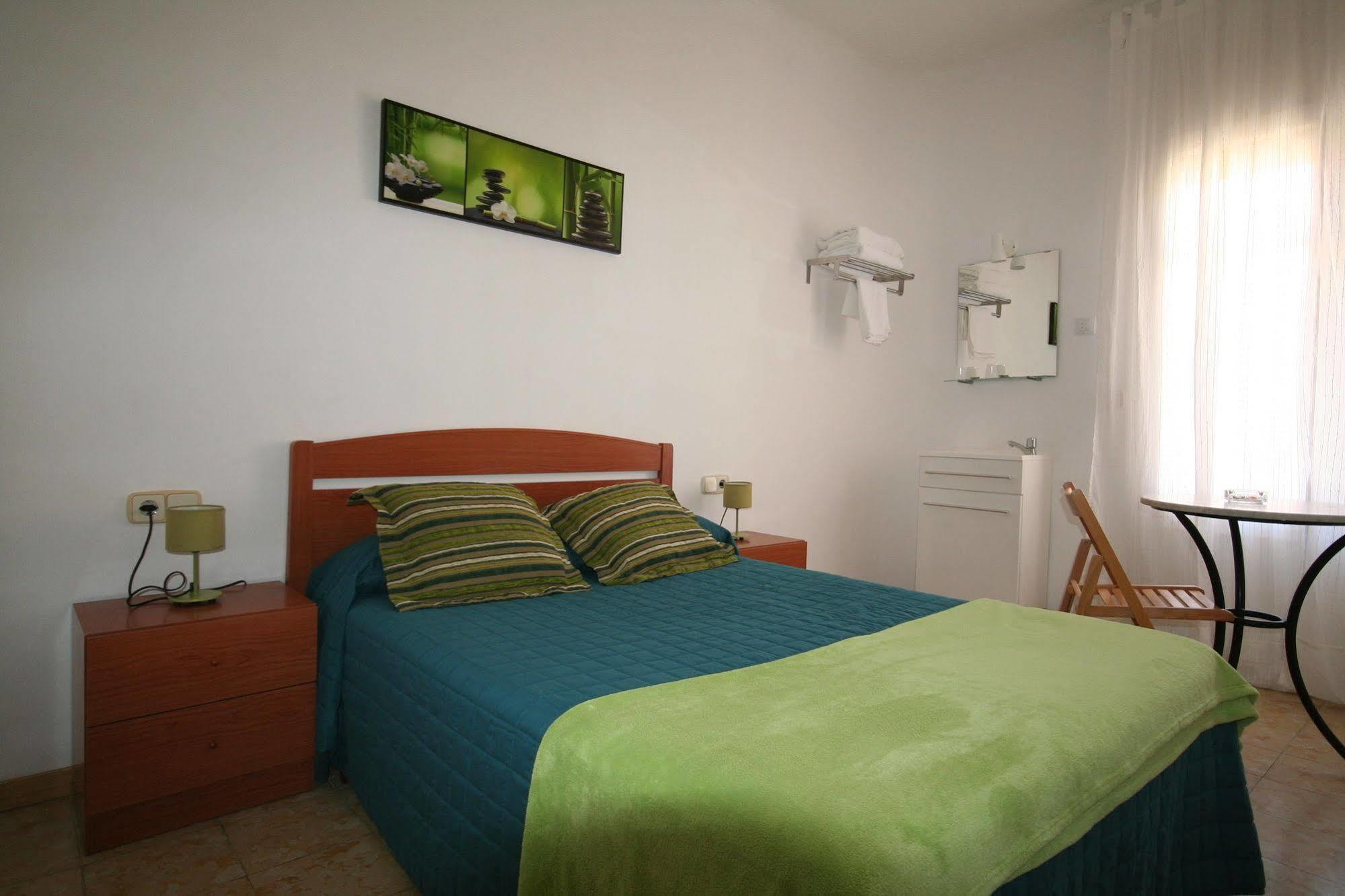Hostal Juventus Portbou Ngoại thất bức ảnh