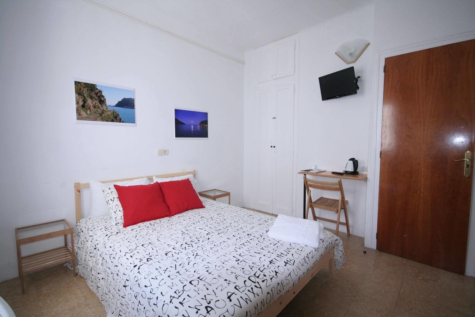 Hostal Juventus Portbou Ngoại thất bức ảnh
